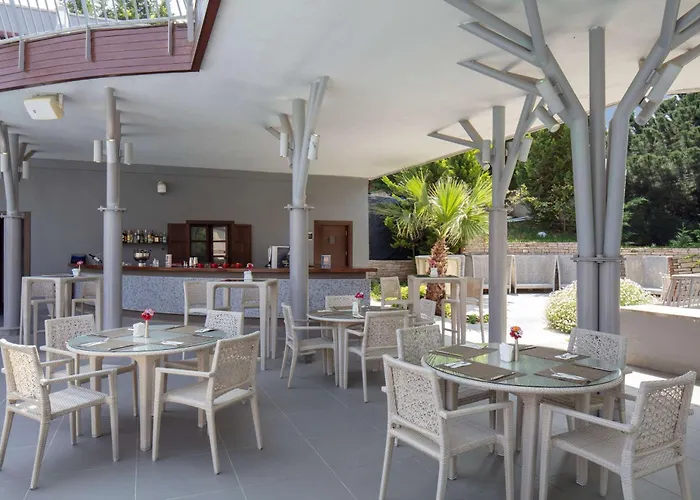 Doubletree By Hilton Kusadası