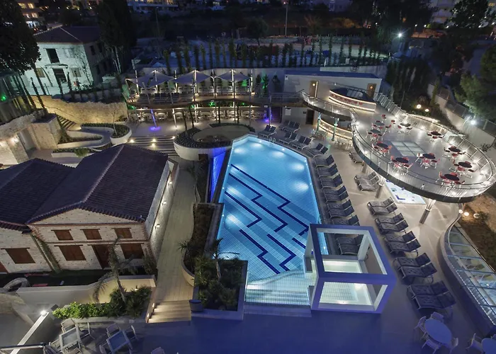 Doubletree By Hilton Kusadası
