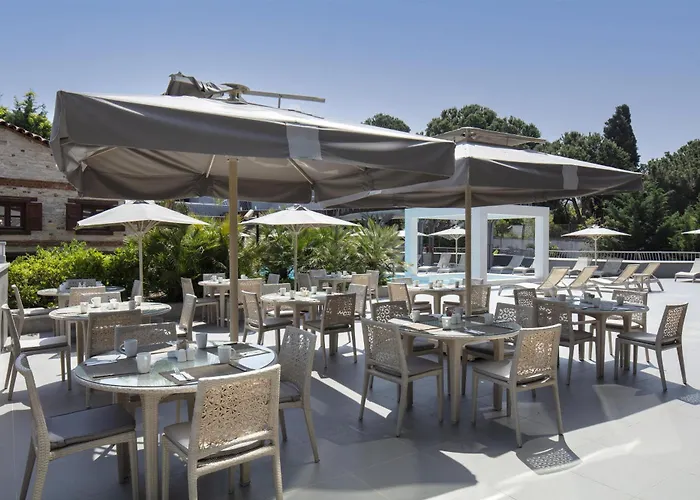 Doubletree By Hilton Kusadası